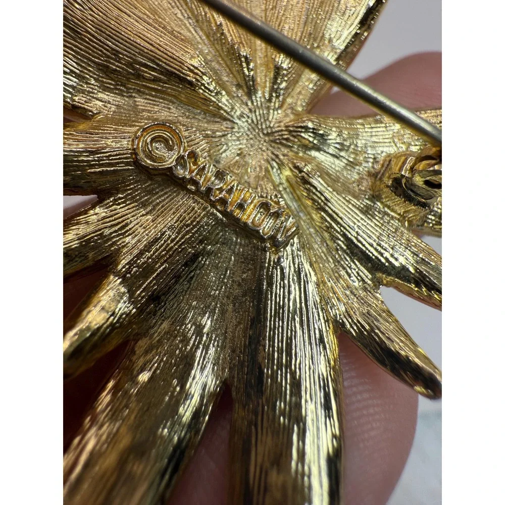 Vintage‎ Sarah Coventry Gold Tone Floral Brooch – Textured Petal Starburst Pin